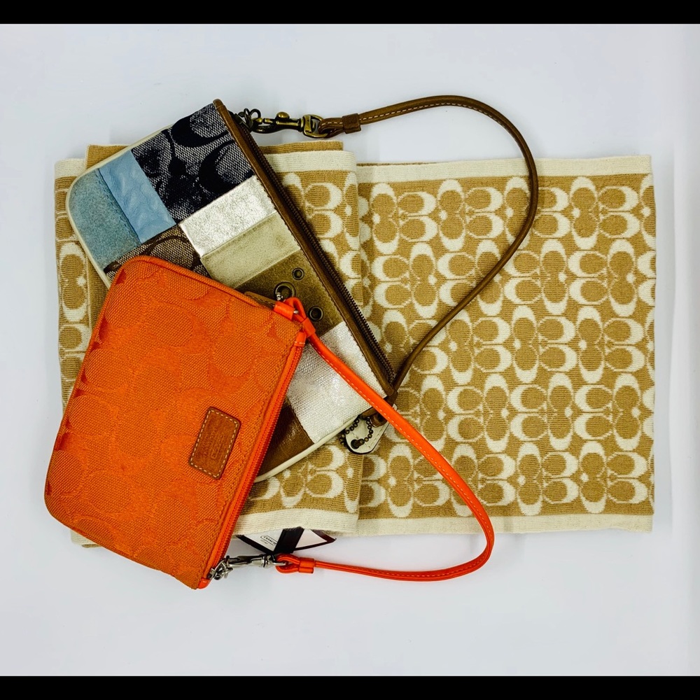 COACH SCARF NEW + I GIFT YOU 2 coach WRISTLET